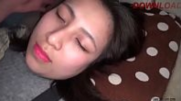 หนังxลักหลับ พ่อควยโตแอบเอาควยทิ่มหีลูกสาว Hangsushi เบื่อหีเมีย เย็ดจนเบื่อแล้ว ก็เลยขอเย็ดหีสาวๆดูบ้าง